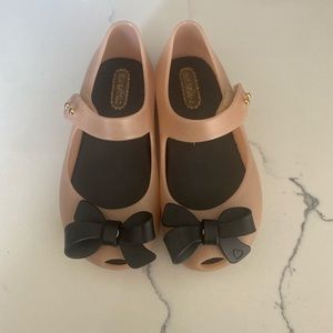 Mini Melissa size 8